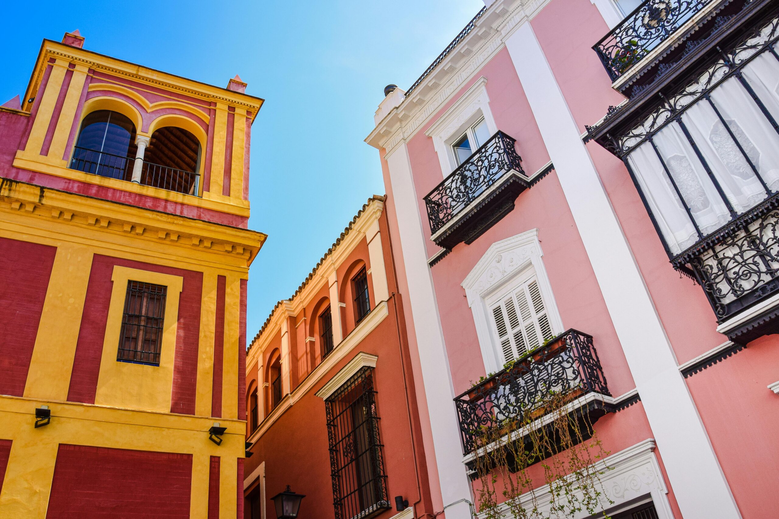 Plaza Nueva de Sevilla: Historia, Monumentos y Qué Hacer en el Corazón de la Ciudad
